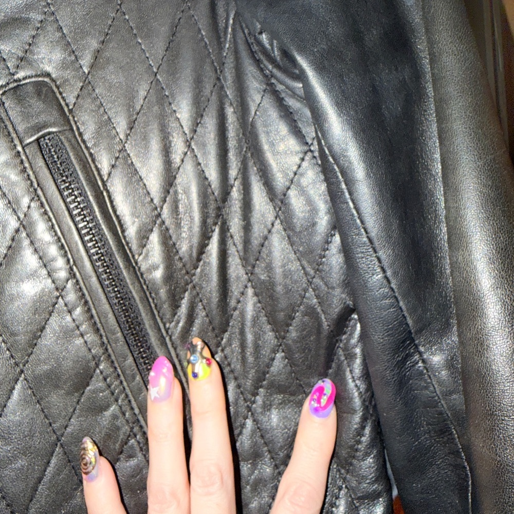 Danier Quilted Dark Leather Jacket - Picture 5 of 11